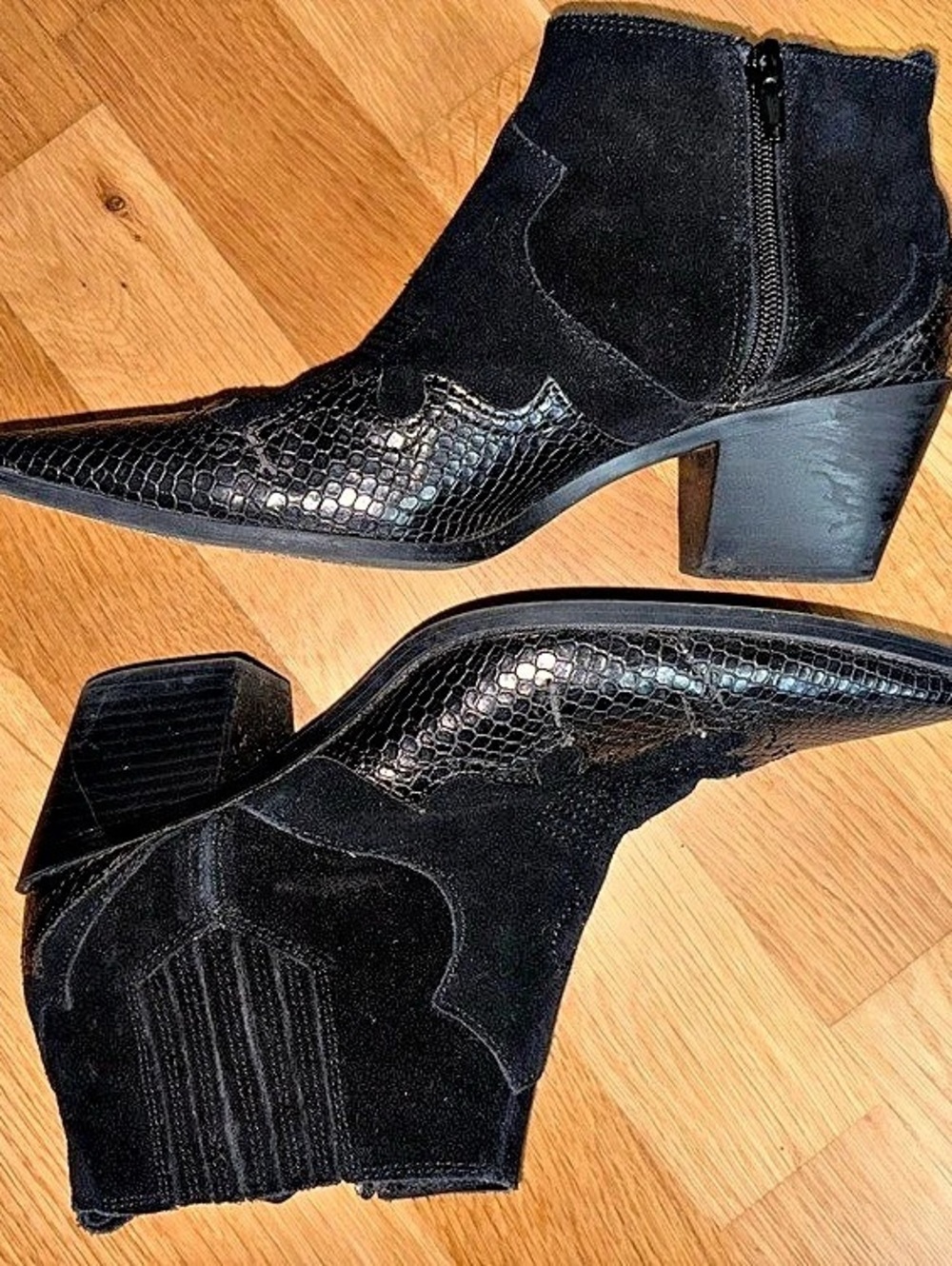 ZARA Black Pointed-Toe Ankle Boots US 8.5